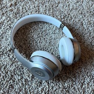 COPY - Beats Solo 3 wireless grey/silver